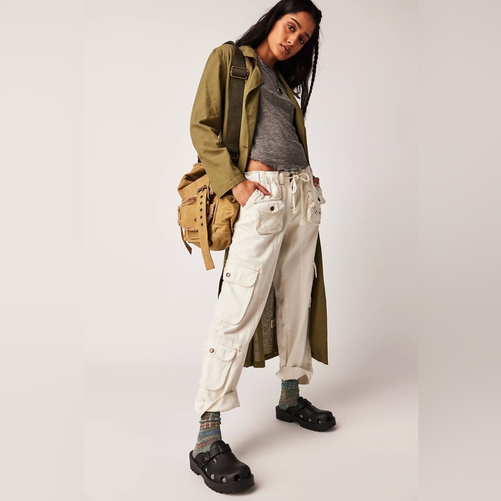 Free People Tahiti cargo pants w/drawstring - Sz XL - color Tofu - WORN ONCE